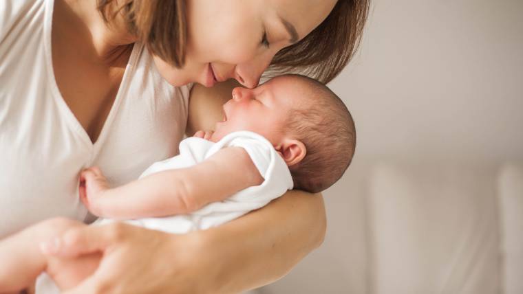 Bebeğimle İlk Günlerim: Yeni Anne Olmanın Zorlukları ve Keyifleri